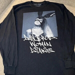 Ariana Grande Dangerous Woman Diaries Size M long sleeve 100% Cotton/Black
